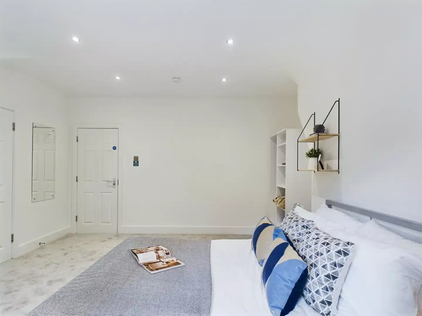 7 Bedroom House - Bedroom
