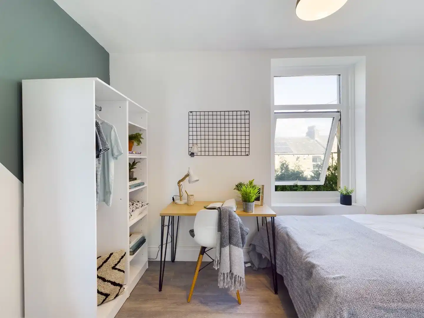 6 Bedroom House - Bedroom