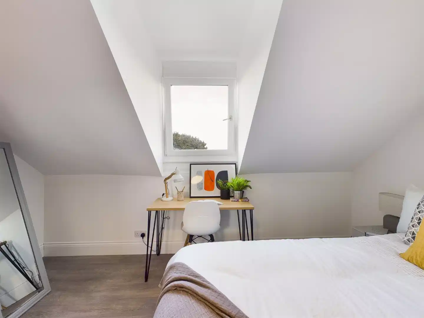 6 Bedroom House - Bedroom