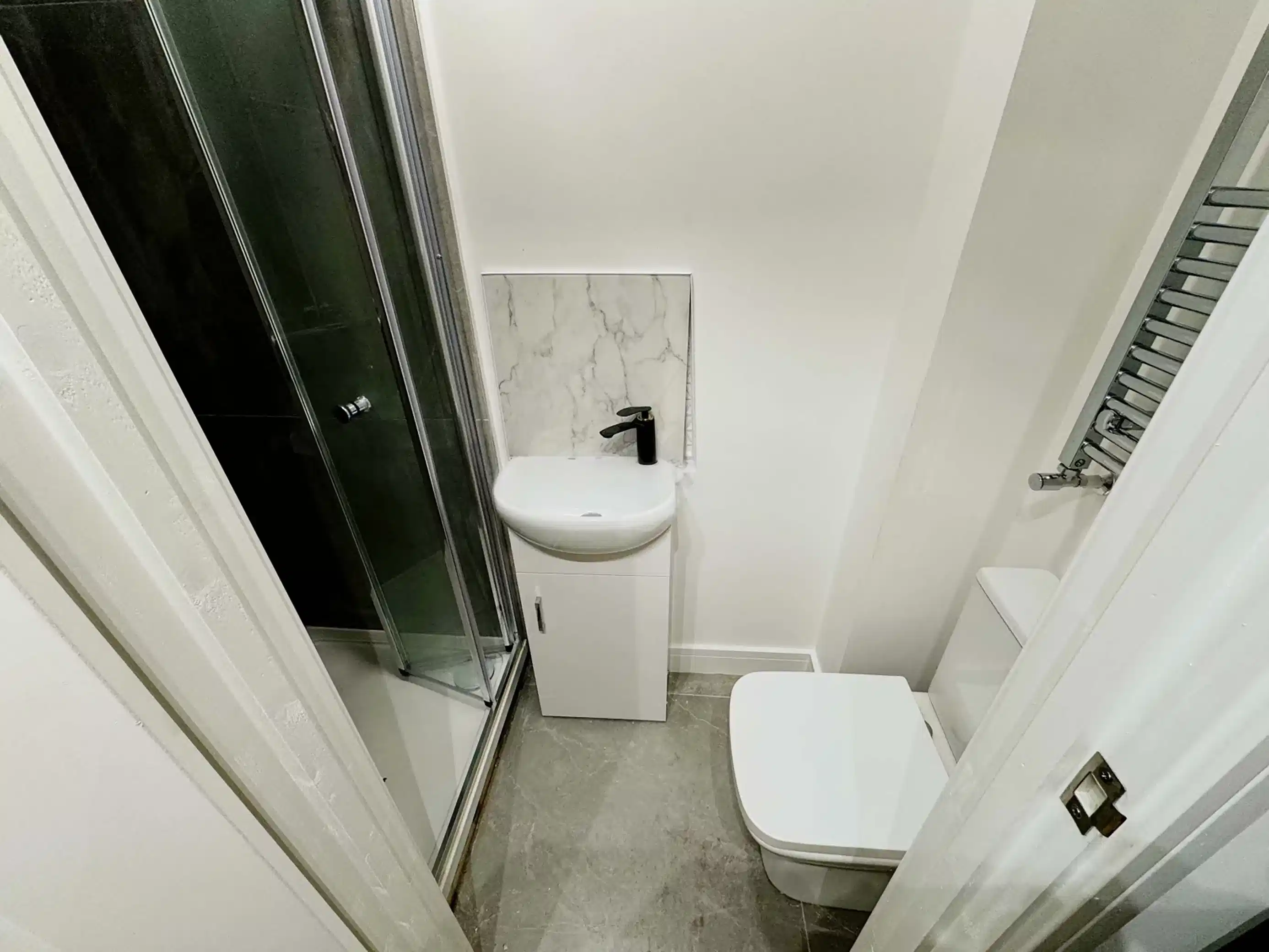 Studio - Bathroom