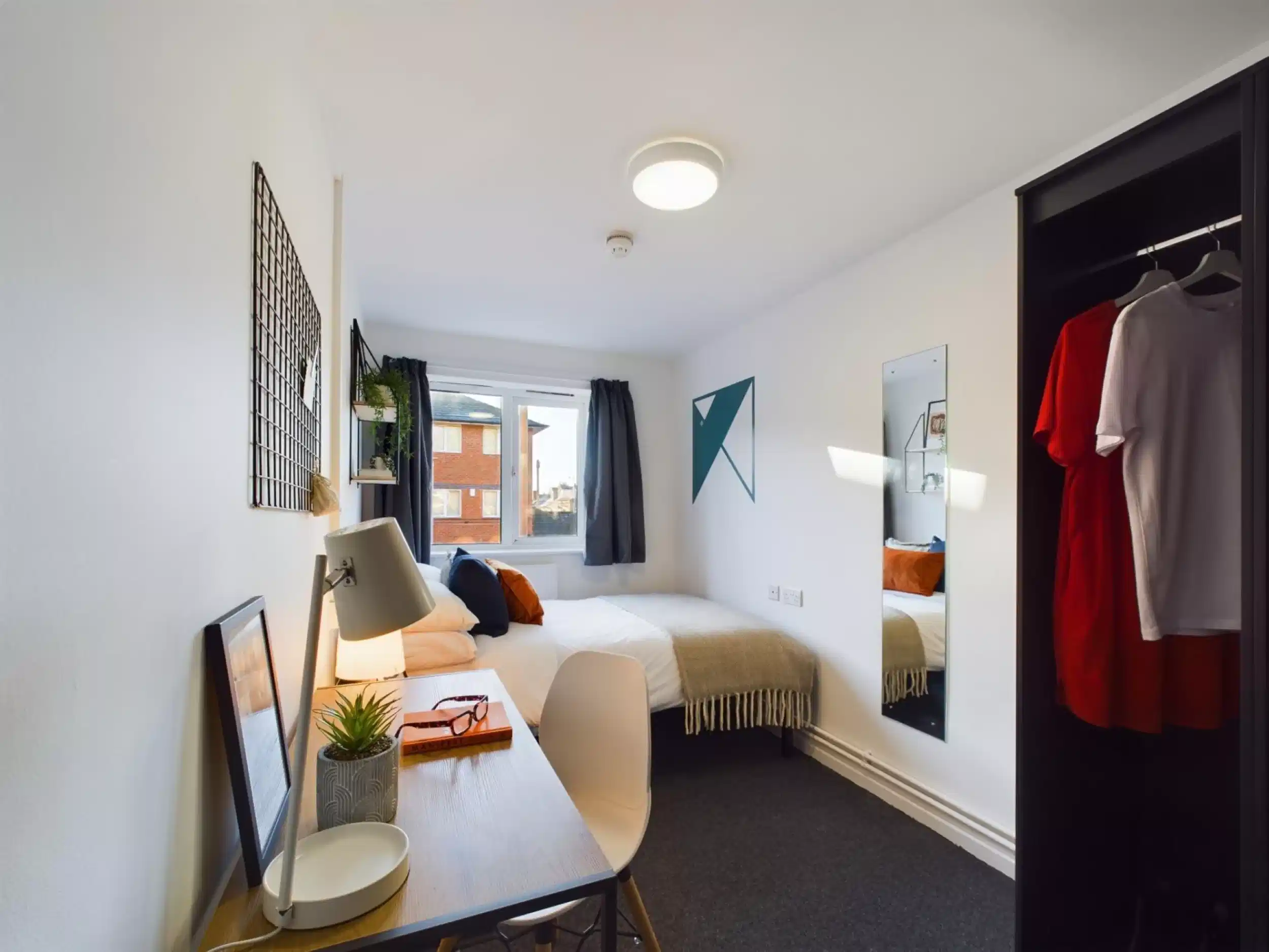 4 Bedroom House - Bedroom