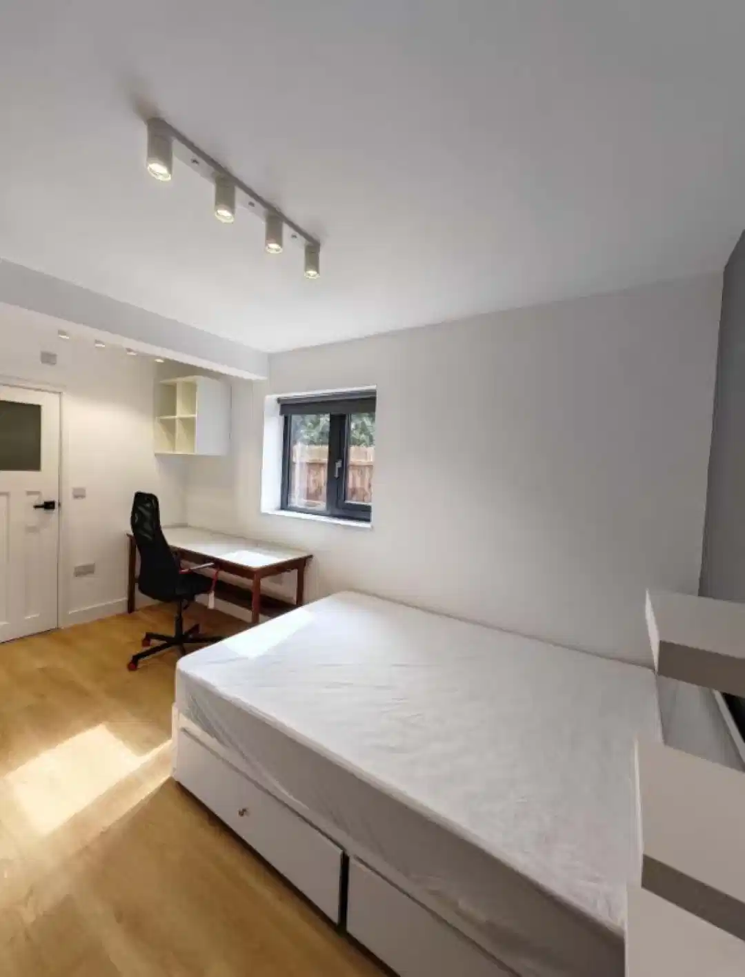 Deluxe Style Ensuite Room  - Bedroom