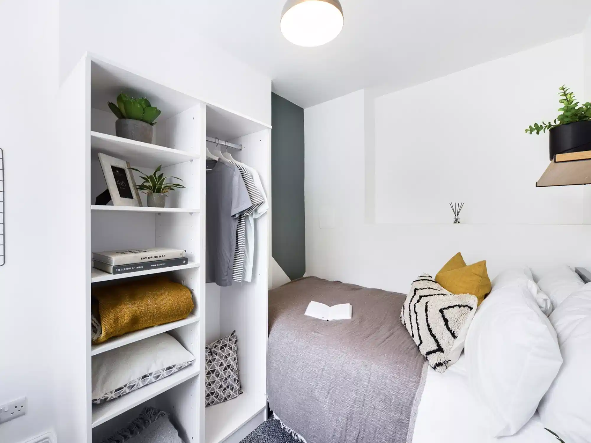 5 Bedroom House - Bedroom