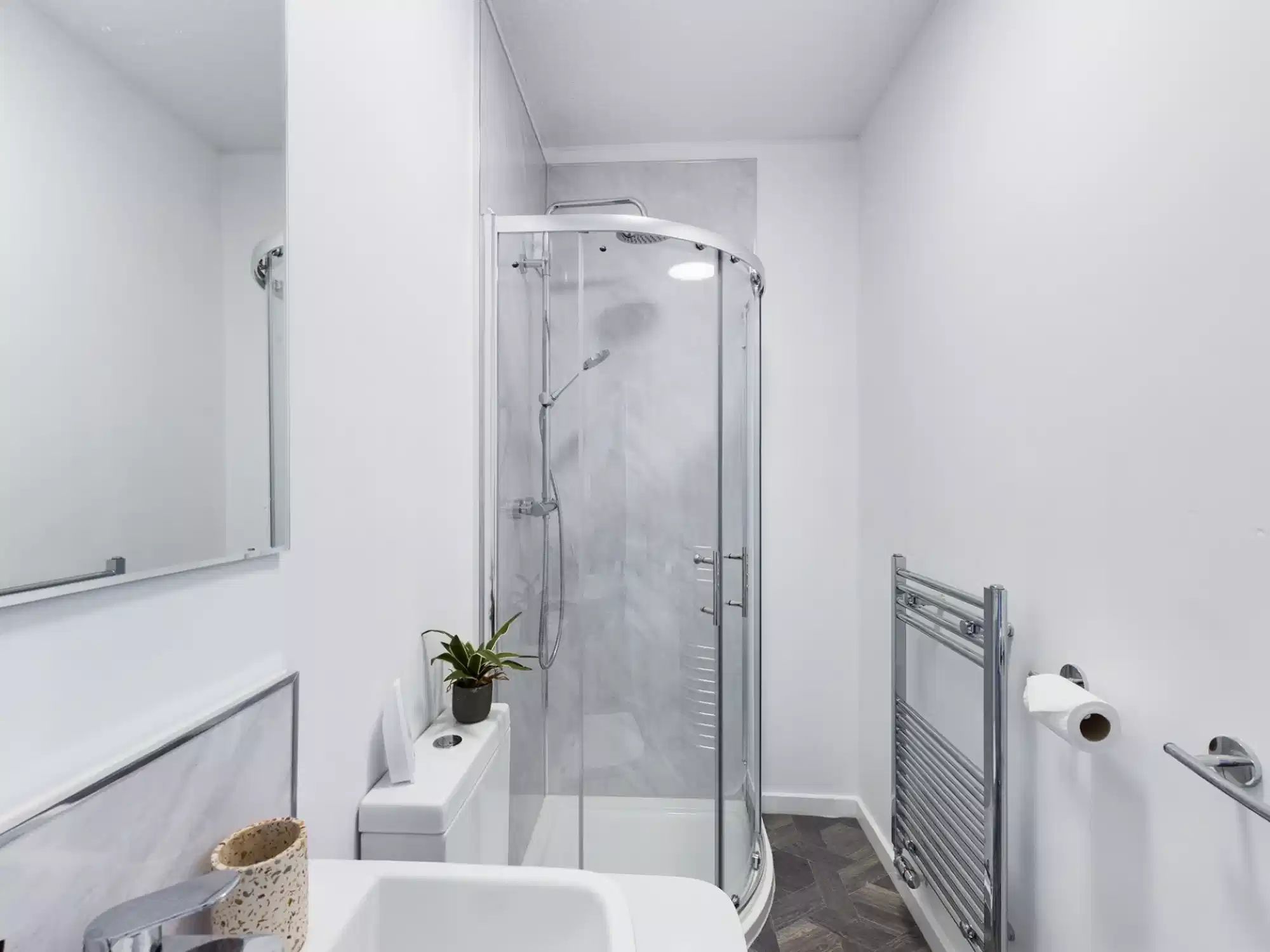 5 Bedroom House - Bathroom