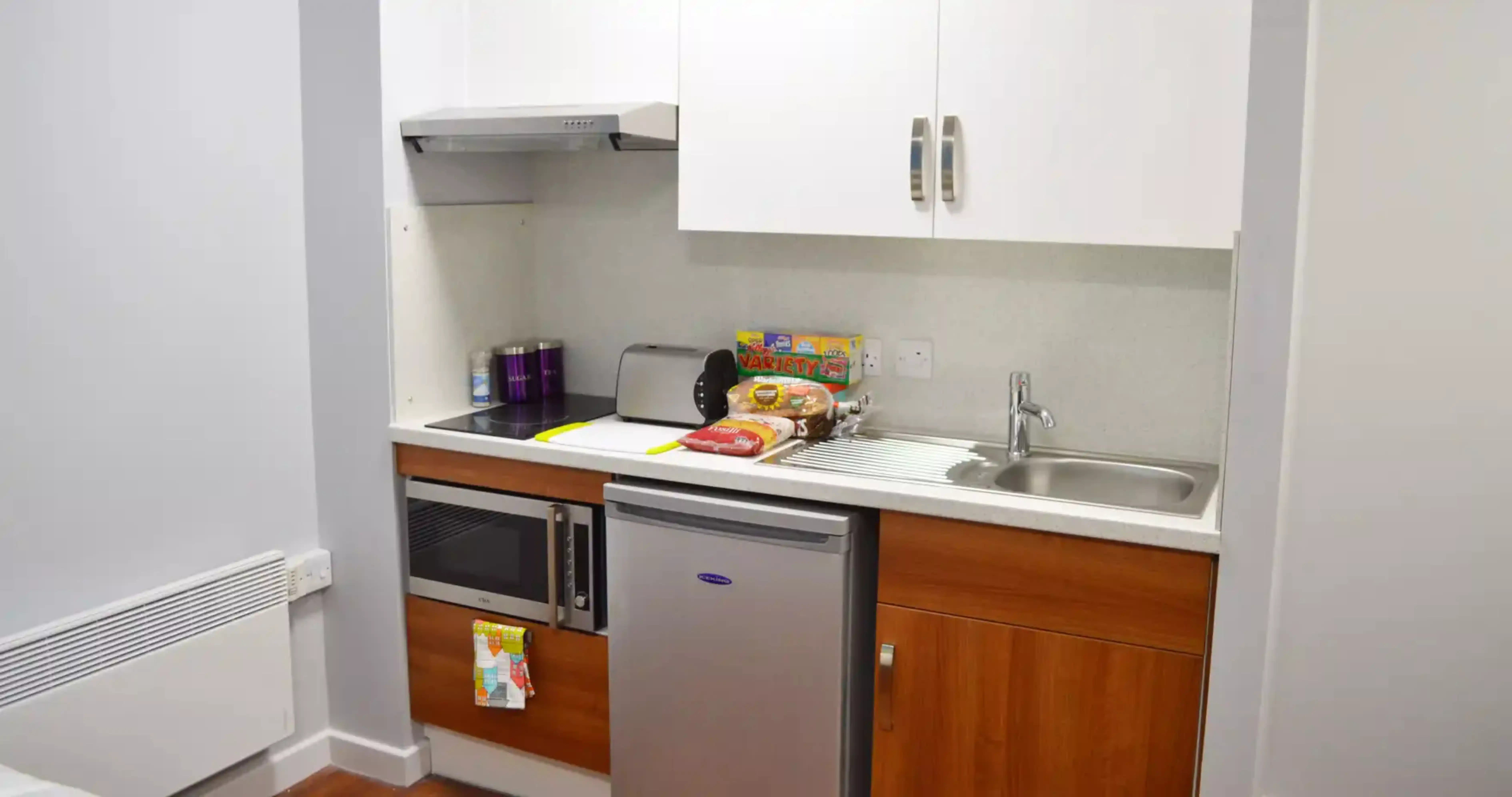 Studio with Wet Room - Kitchen