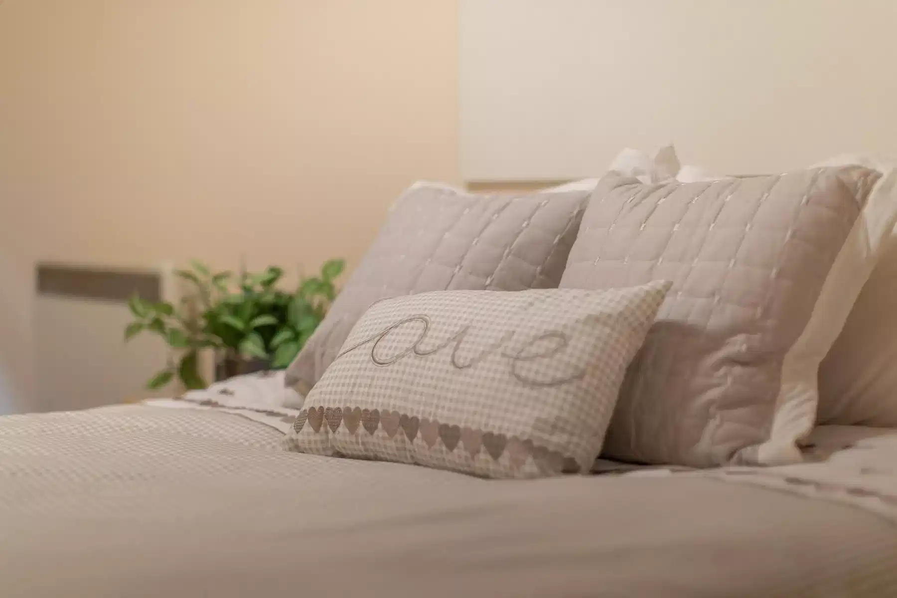 Medium Studio - Bedroom