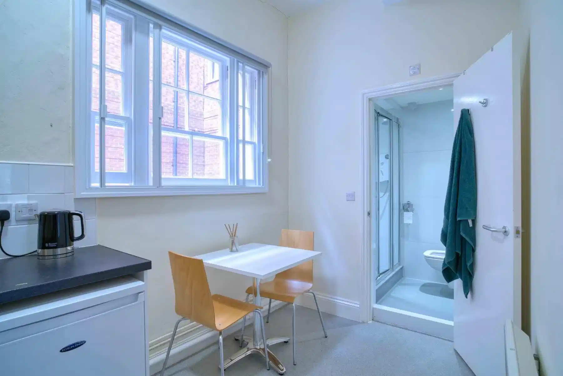 Large Studio - Amenities