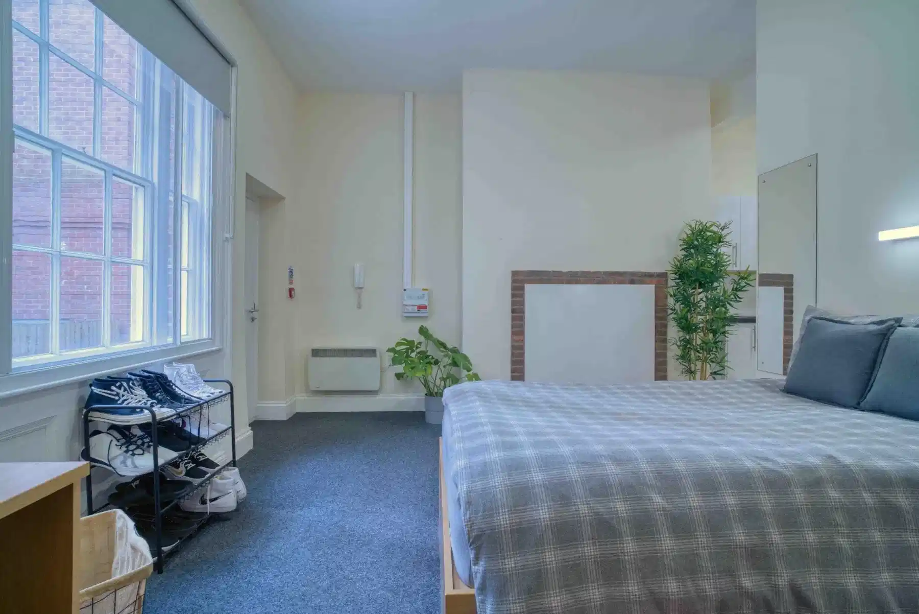 Large Studio - Bedroom