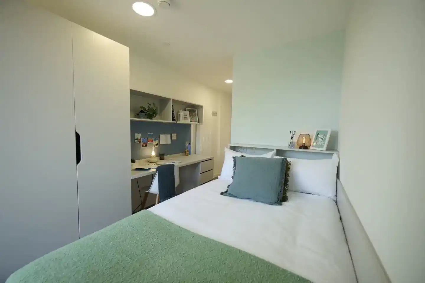 Silver Ensuite - Bedroom