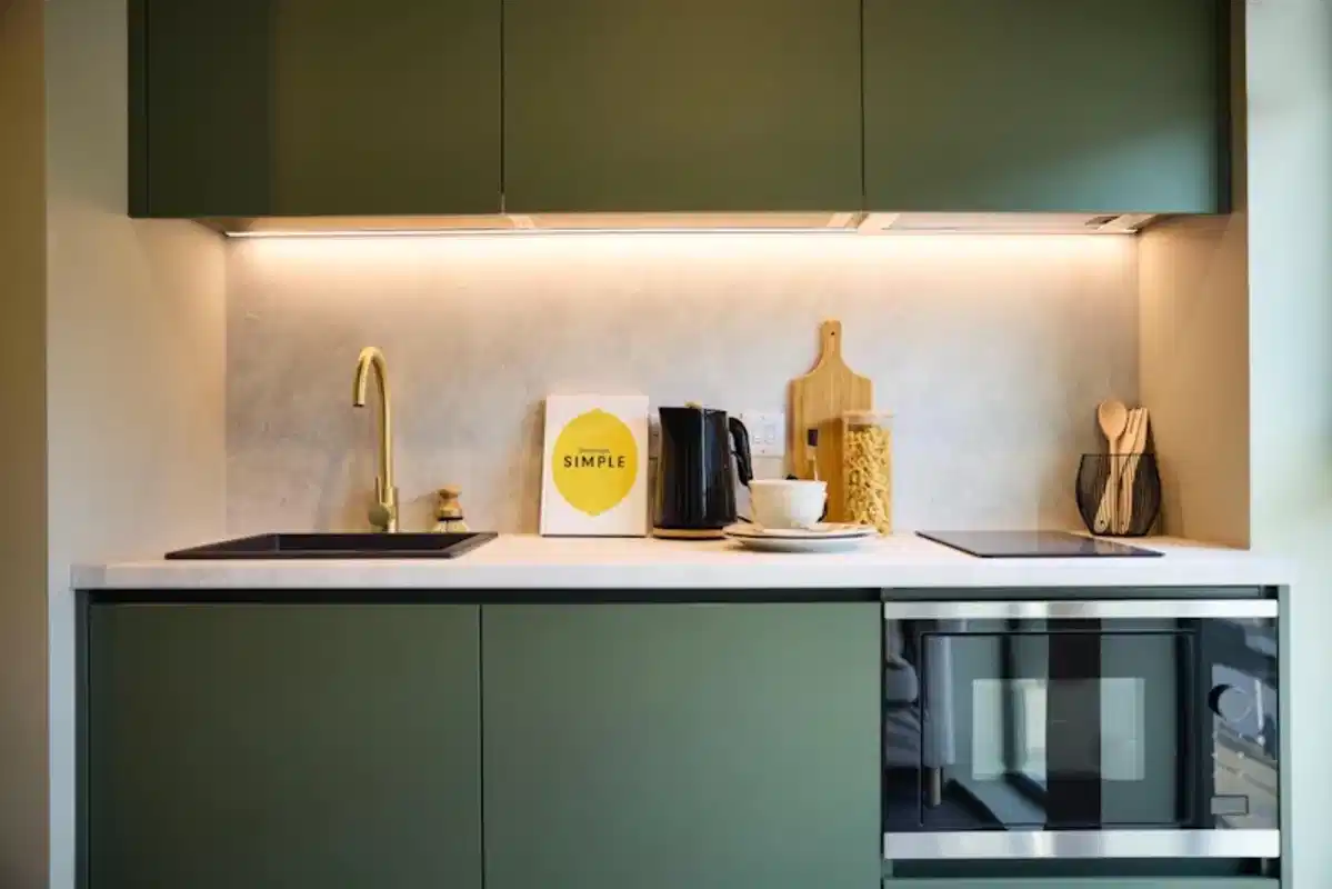 Classic Studio - Kitchen