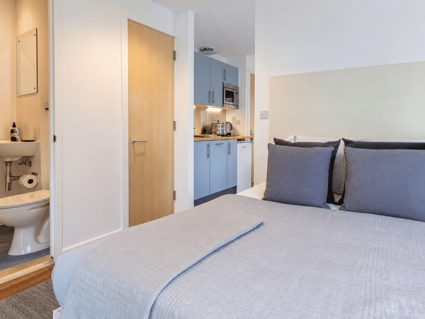 One Bed Flat - Bedroom