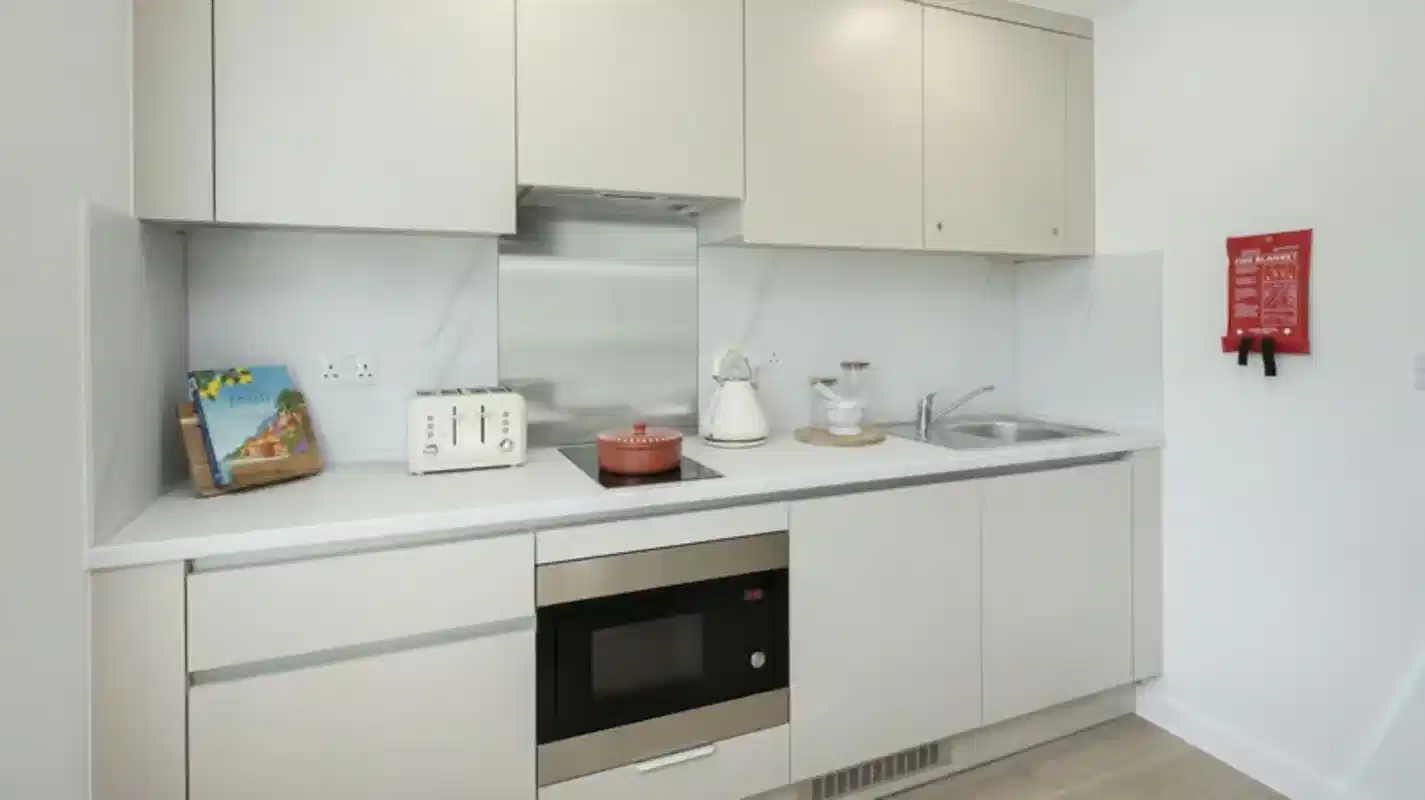 Classic Plus Studio - Kitchen