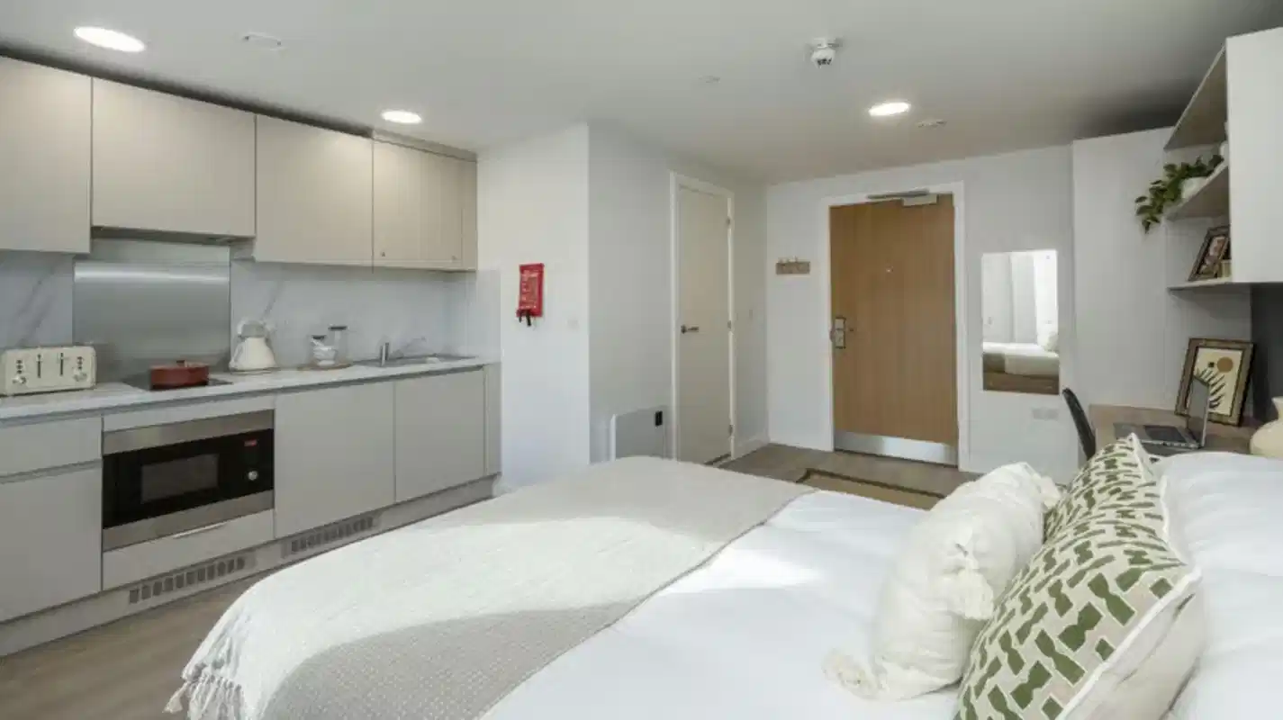 Classic Plus Studio - Room