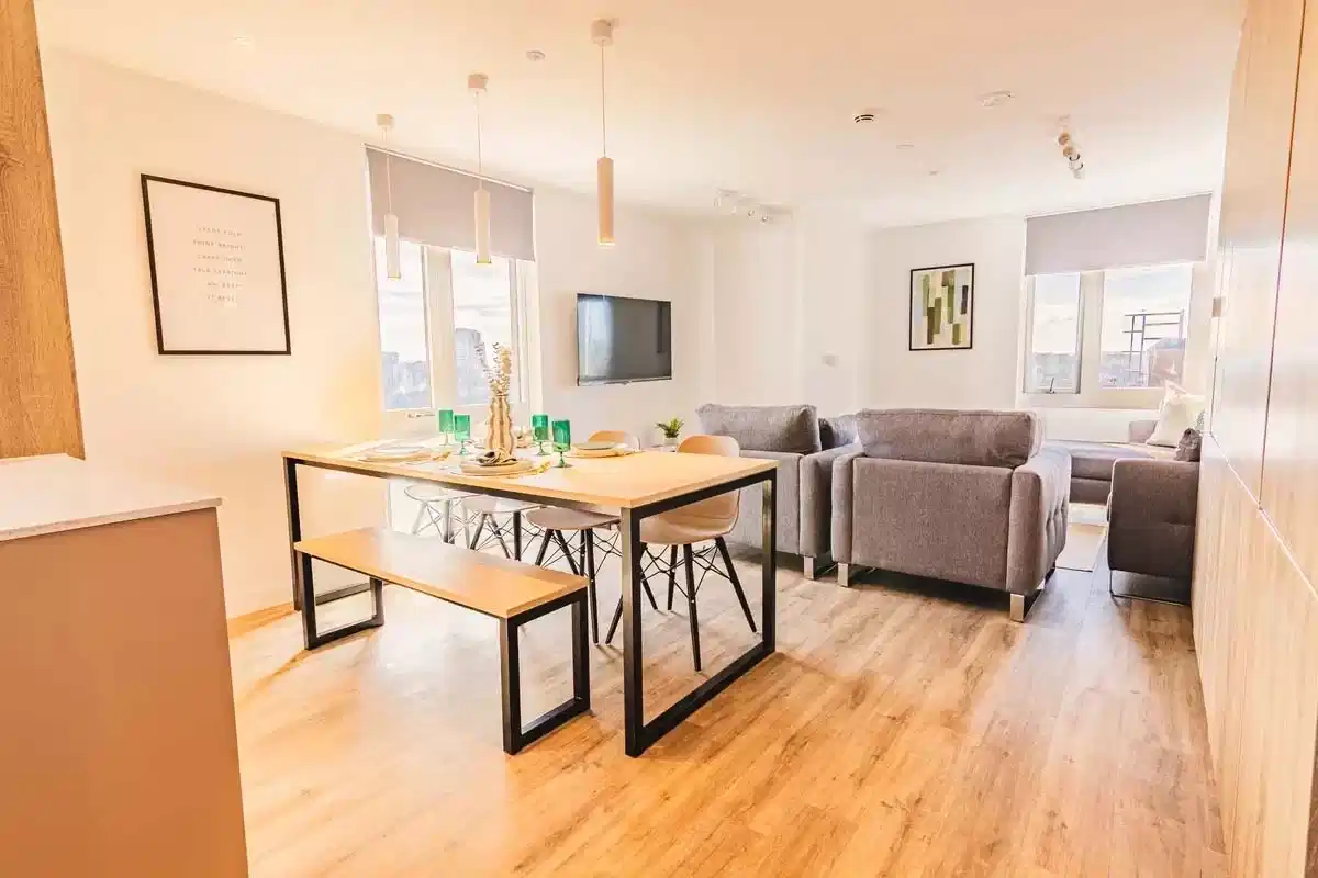 8 Room Unit - Standard Room - Common Area