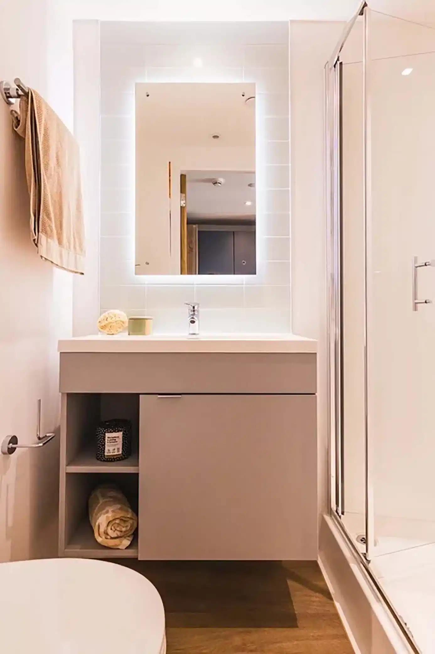 8 Room Unit - Standard Room - Bathroom