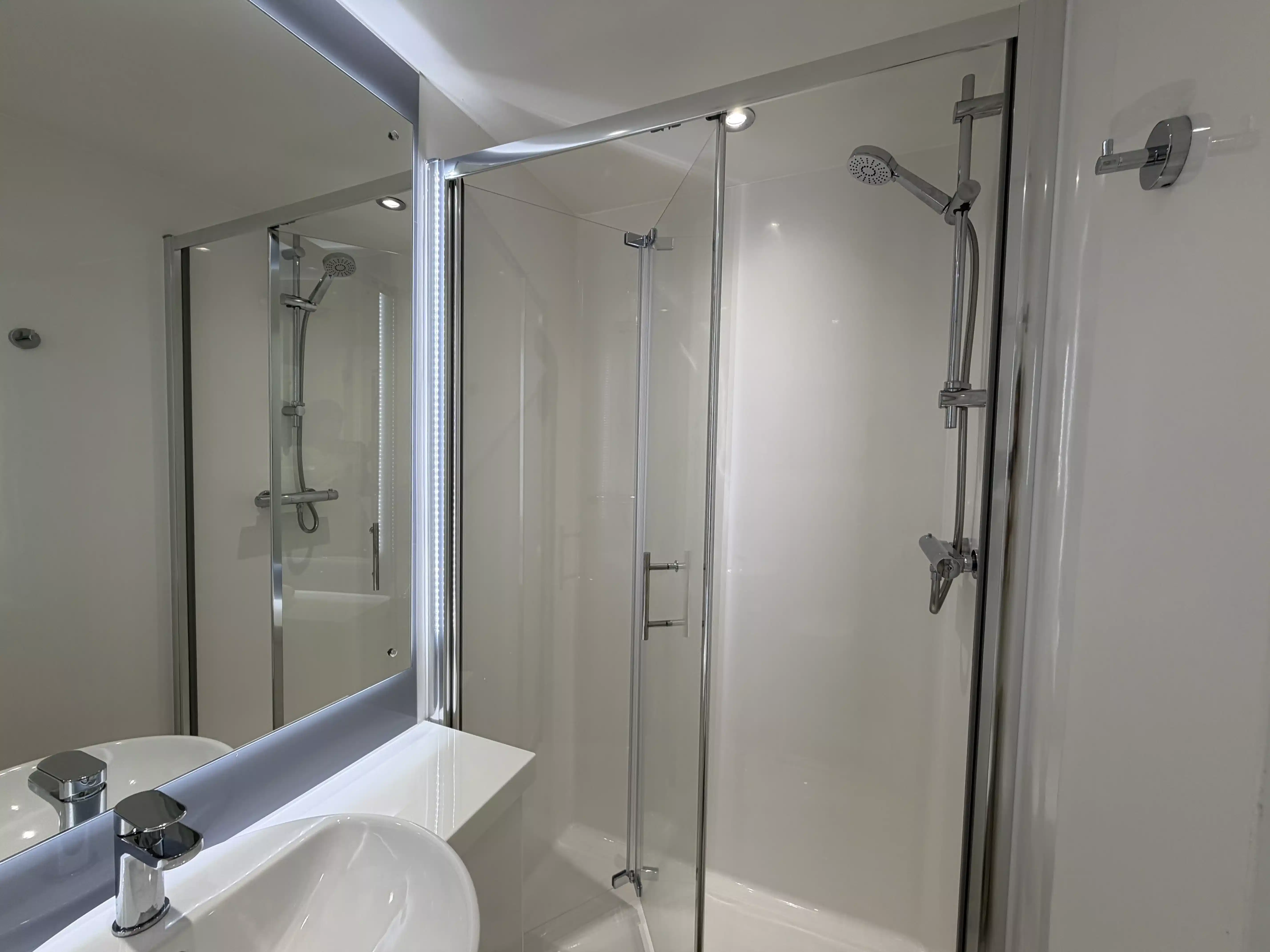 Classic En-suite - Bathroom