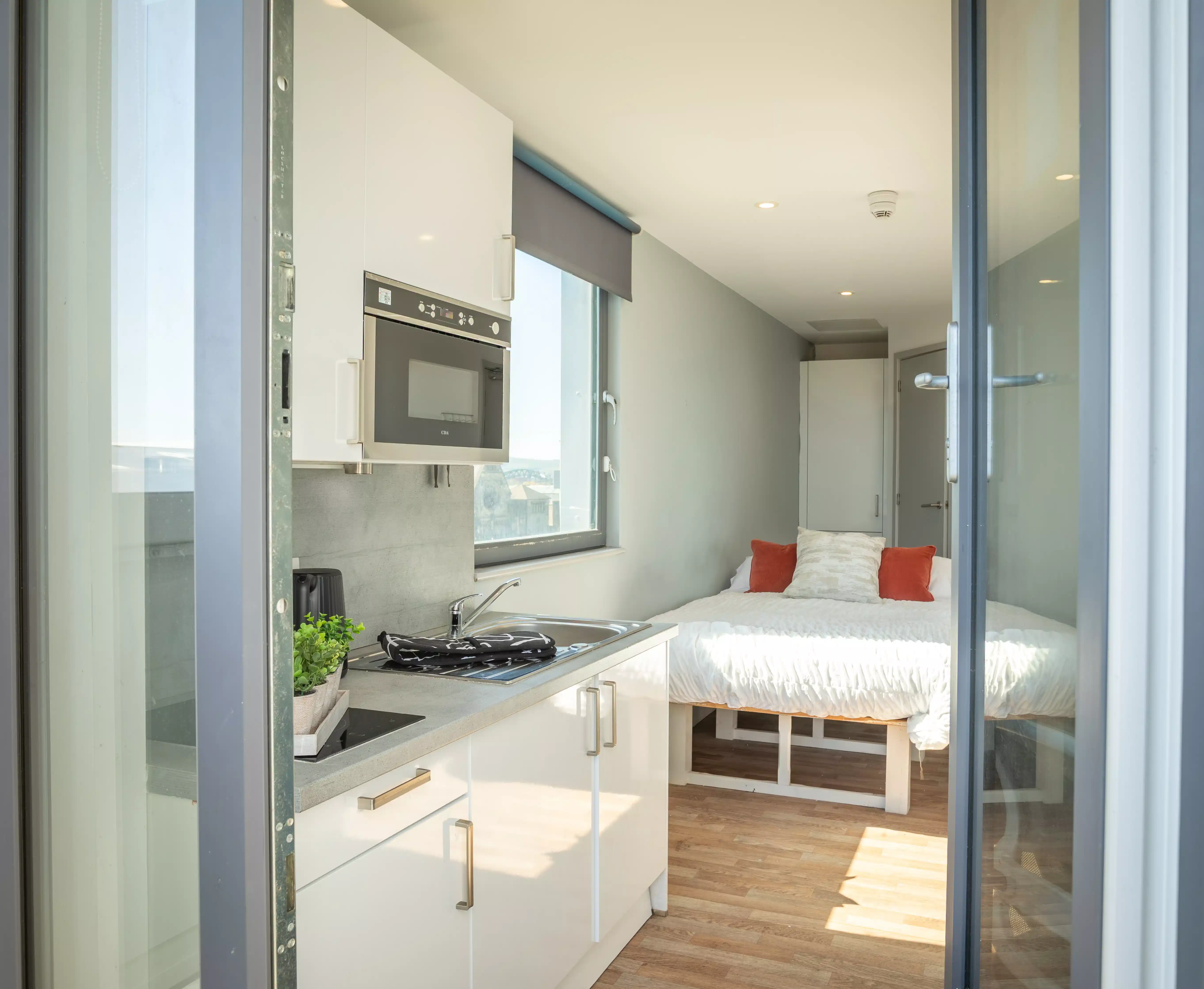 Deluxe Studio - Bedroom