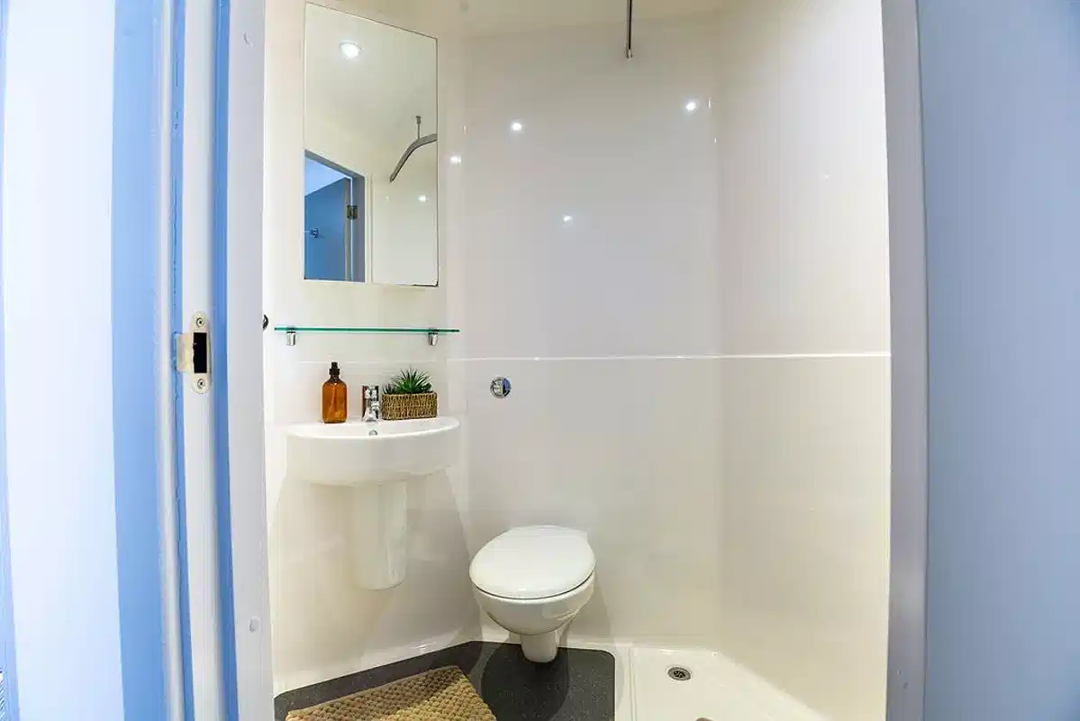 Classic En-suite - Bathroom