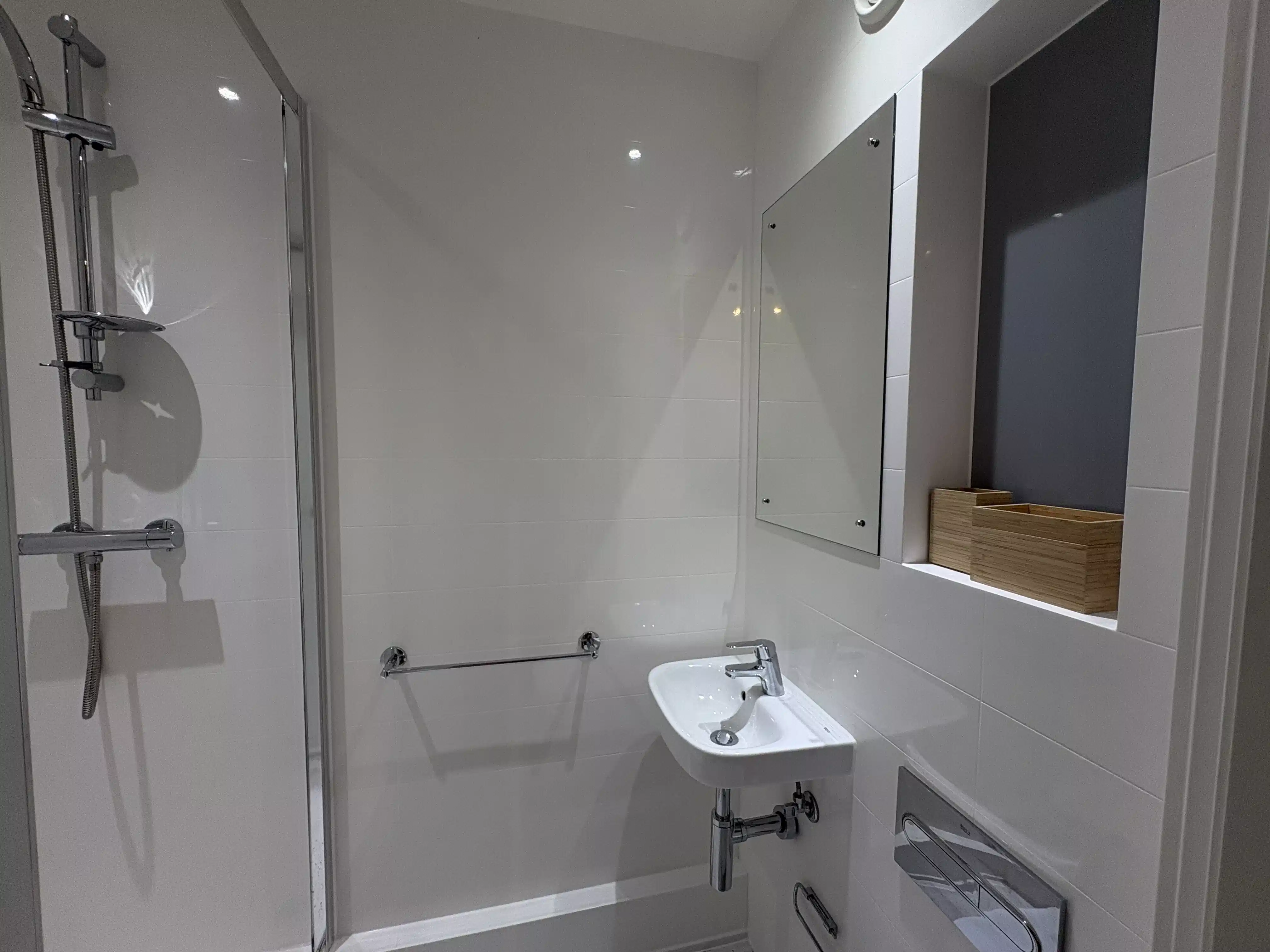 Classic Studio - Bathroom