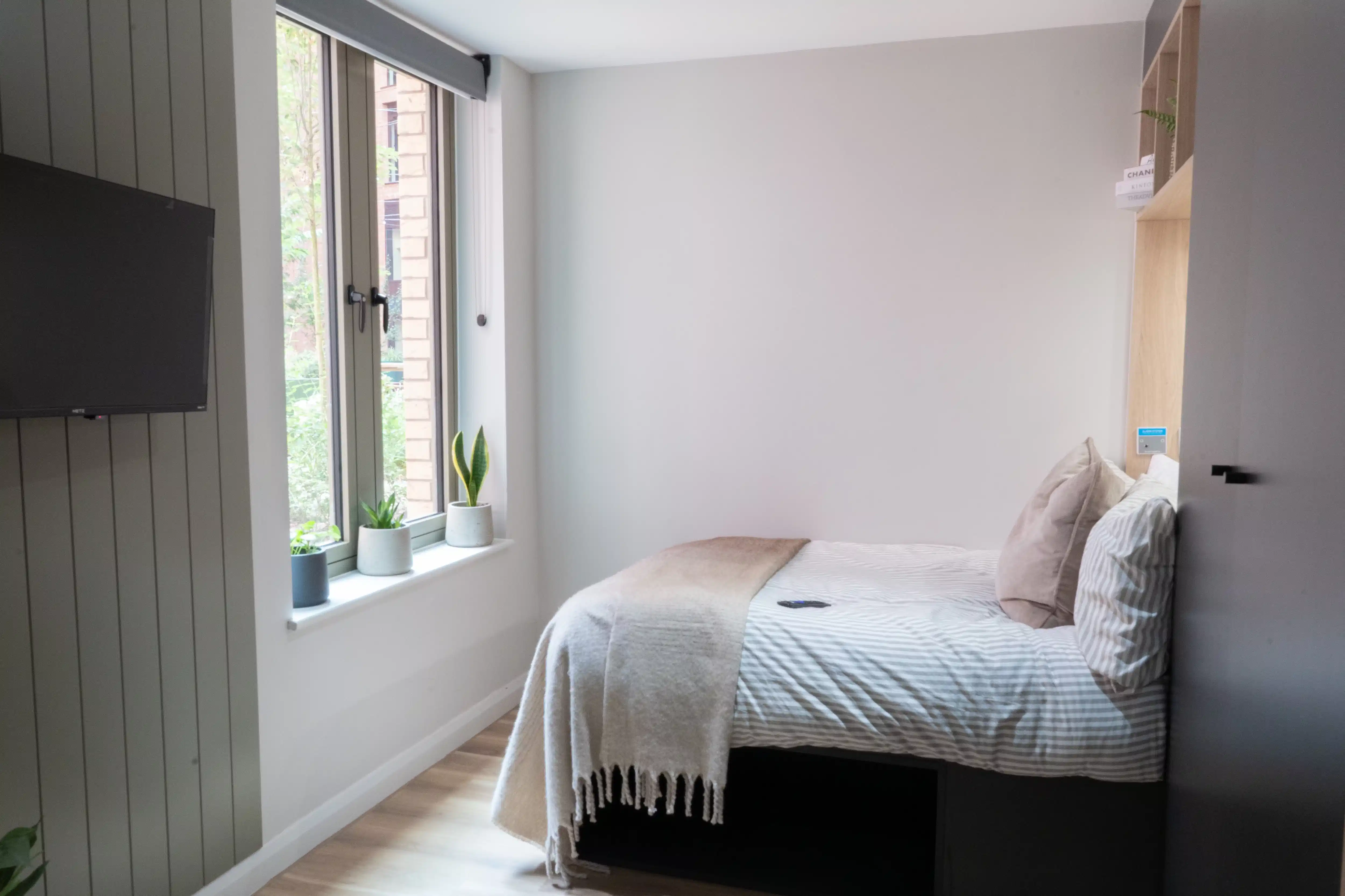 Accessible Studio - Bedroom