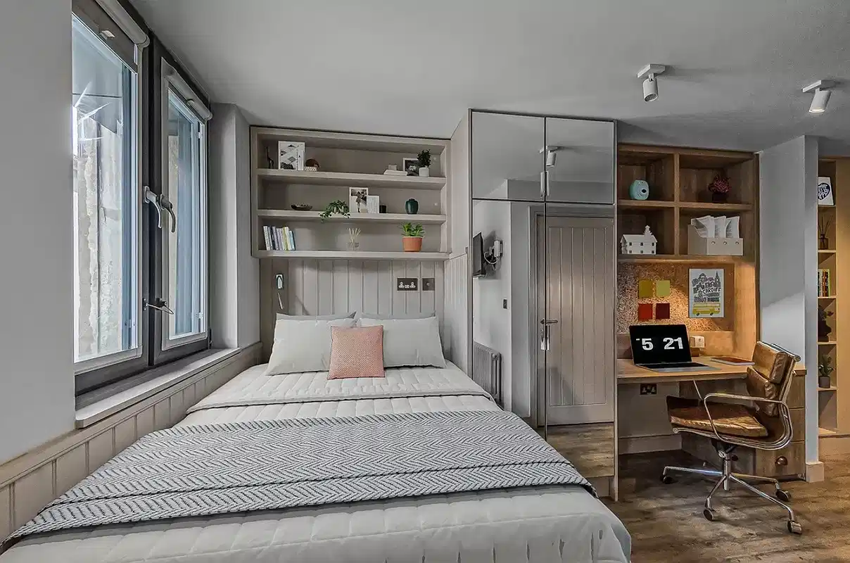 Gold Studio - Bedroom
