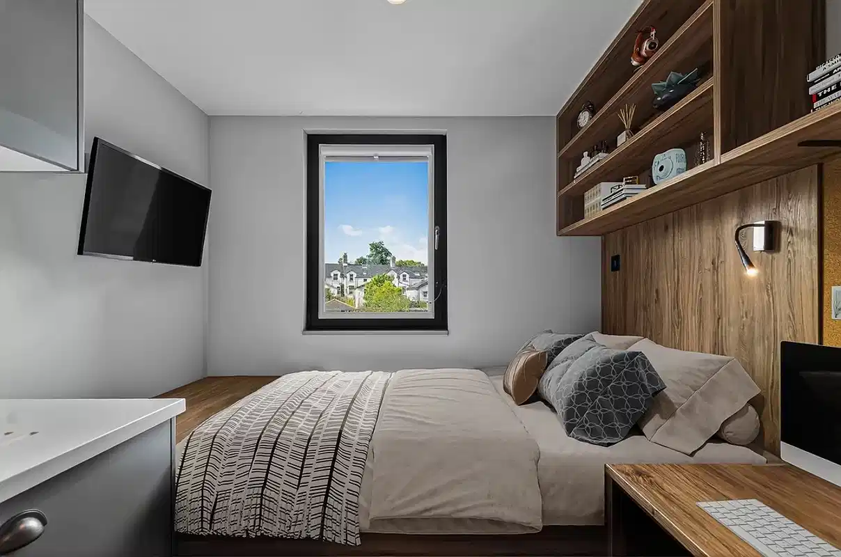 Bronze Studio - Bedroom