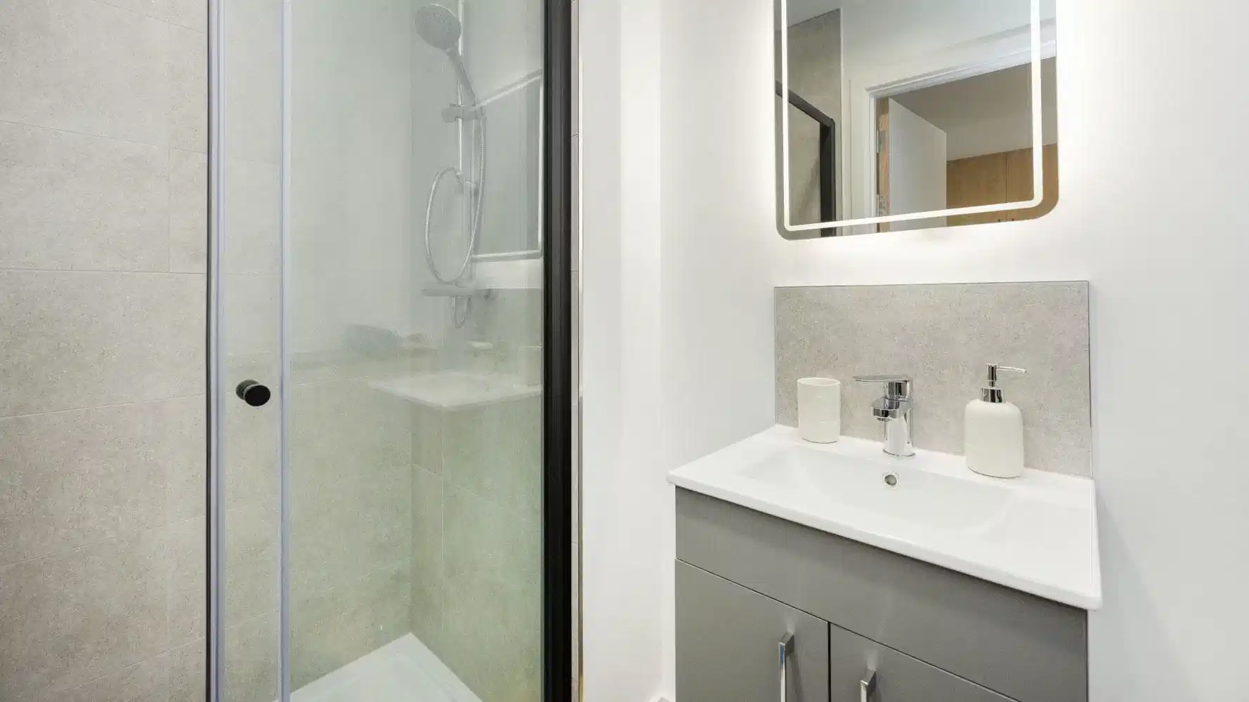 Classic Studio - Bathroom