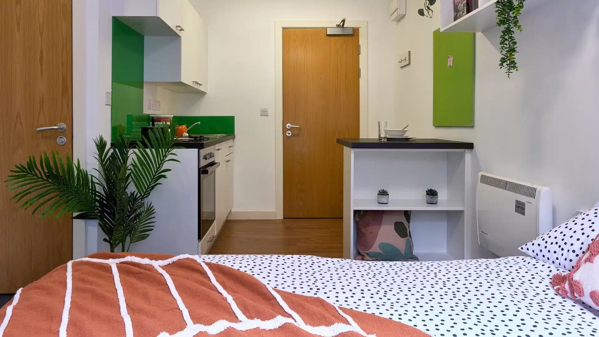 Gold Studio - Bedroom