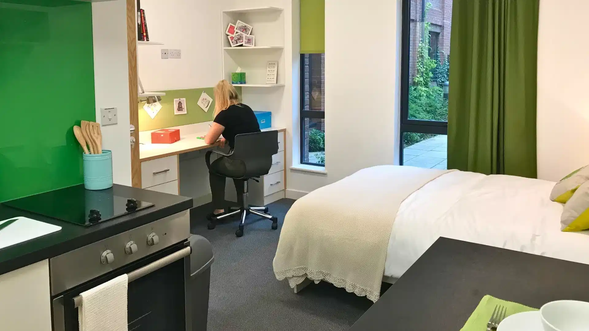 Gold Studio - Bedroom