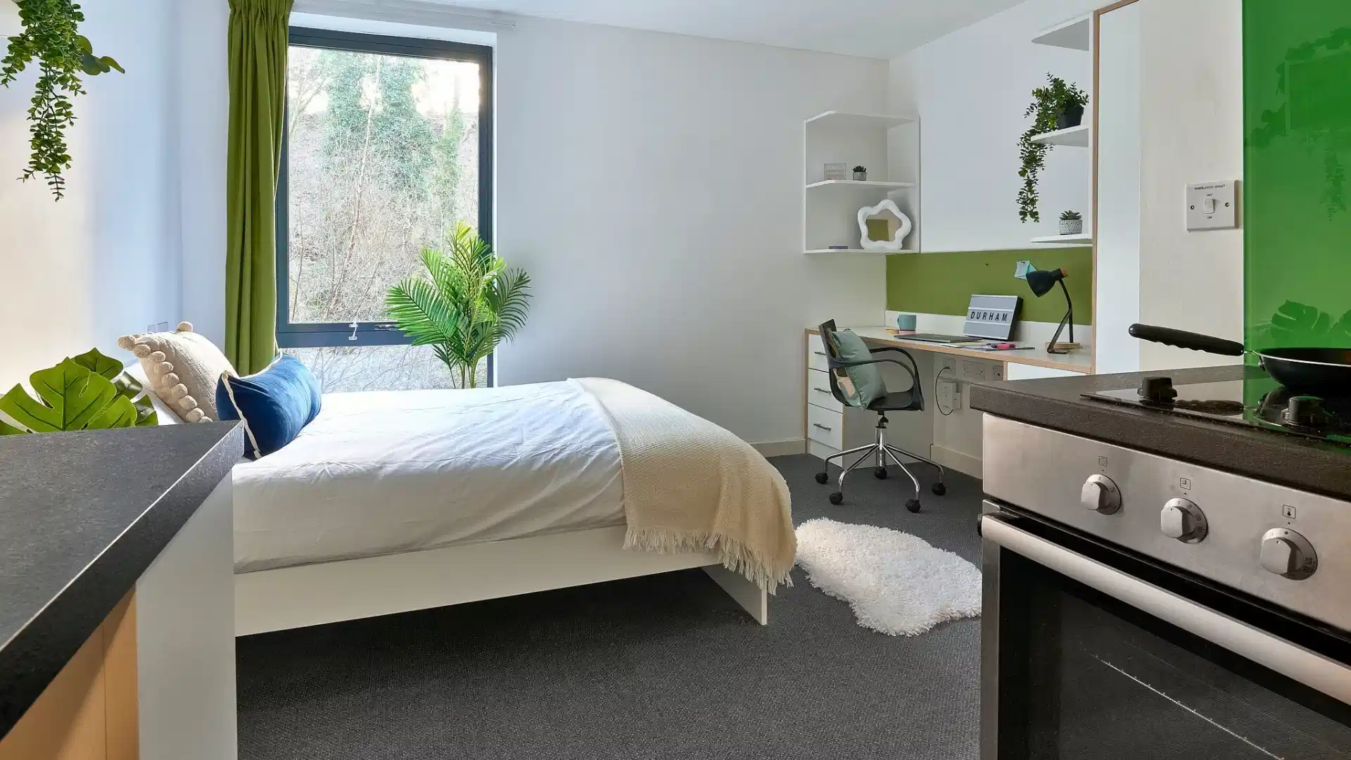 Silver Studio - Bedroom