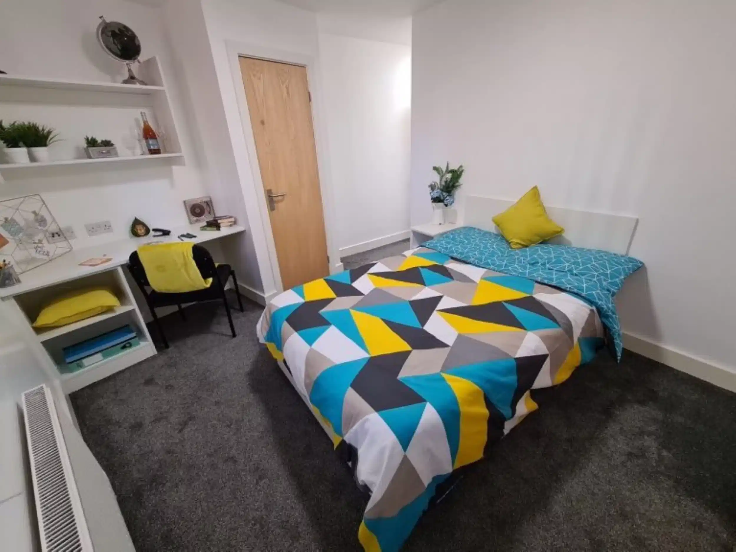 Silver Ensuite - Bedroom