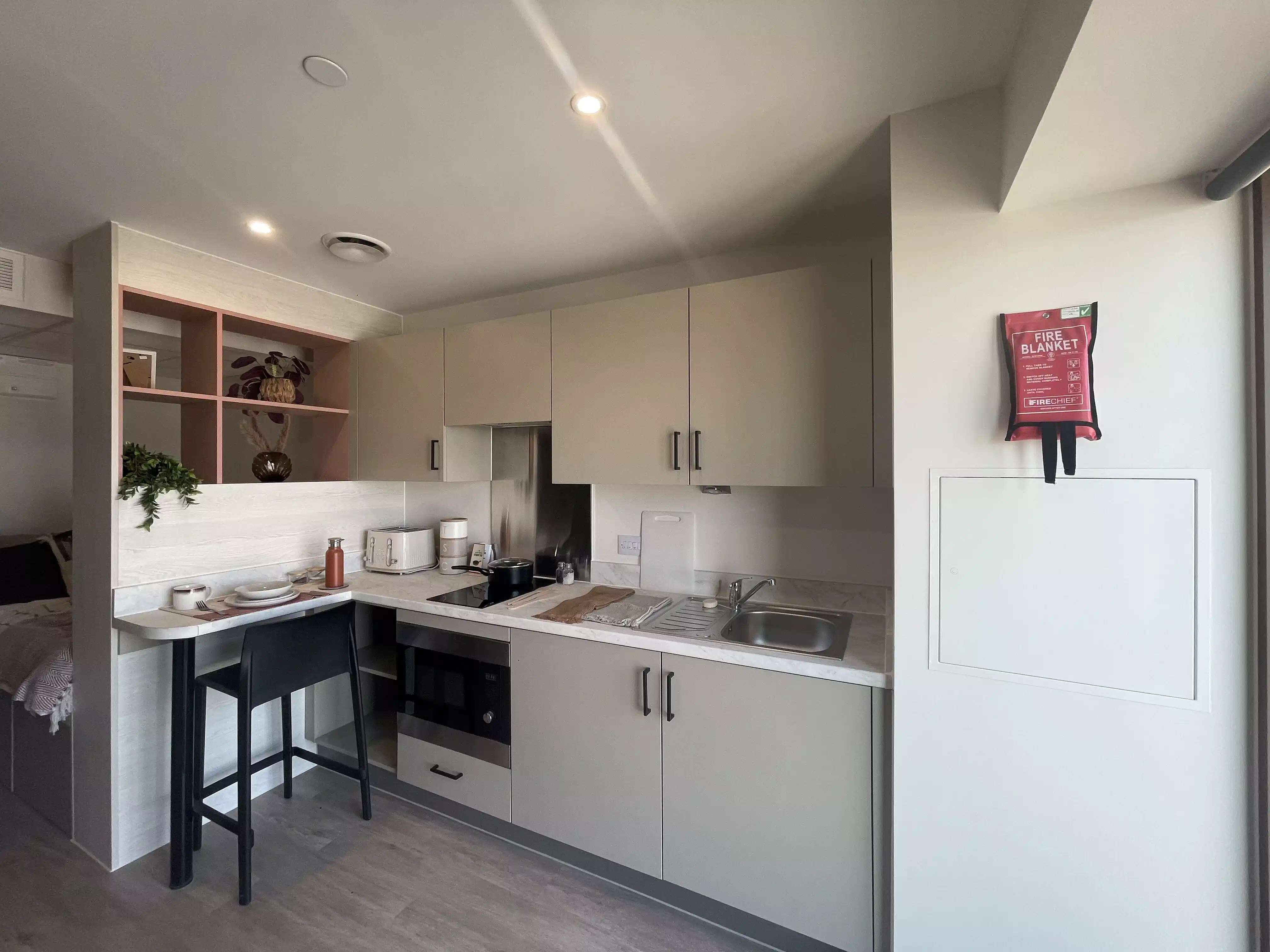 Classic Studio - Kitchen