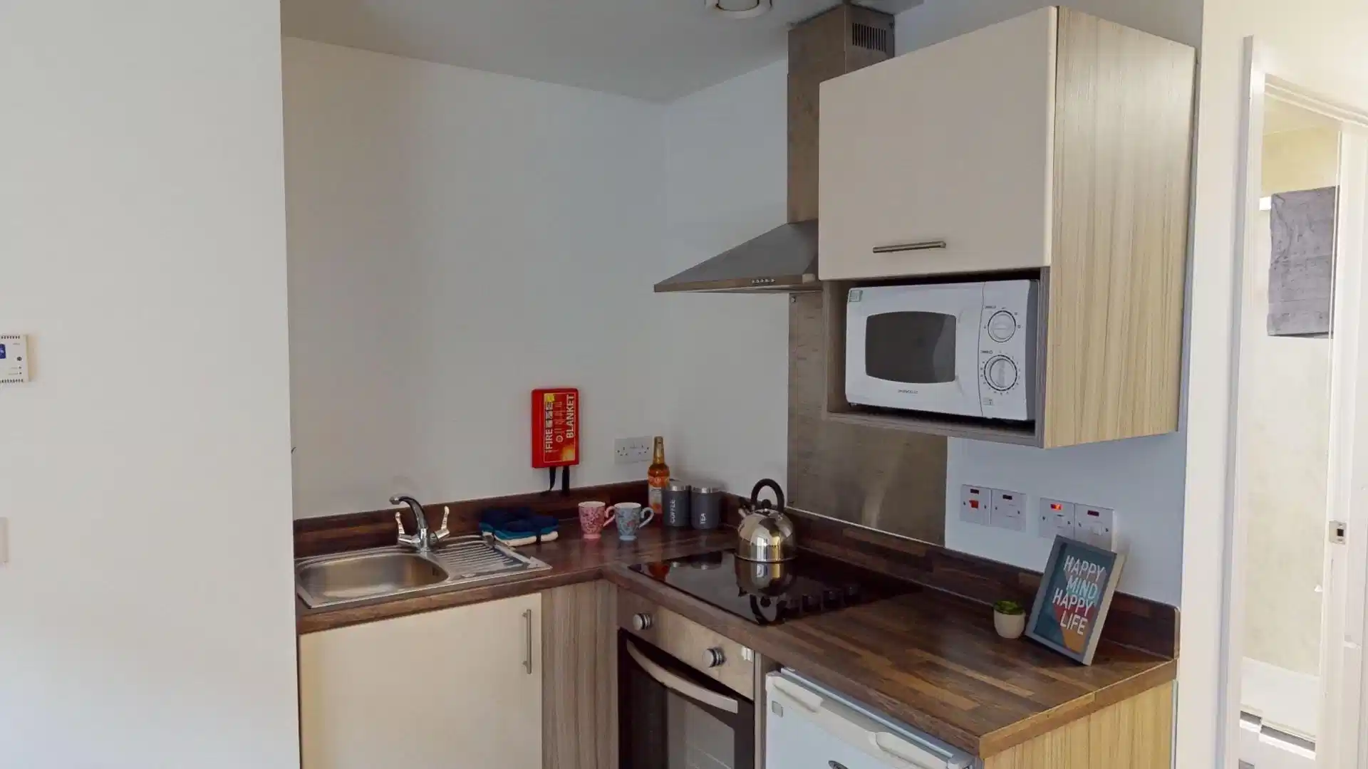 Classic Studio - Kitchen