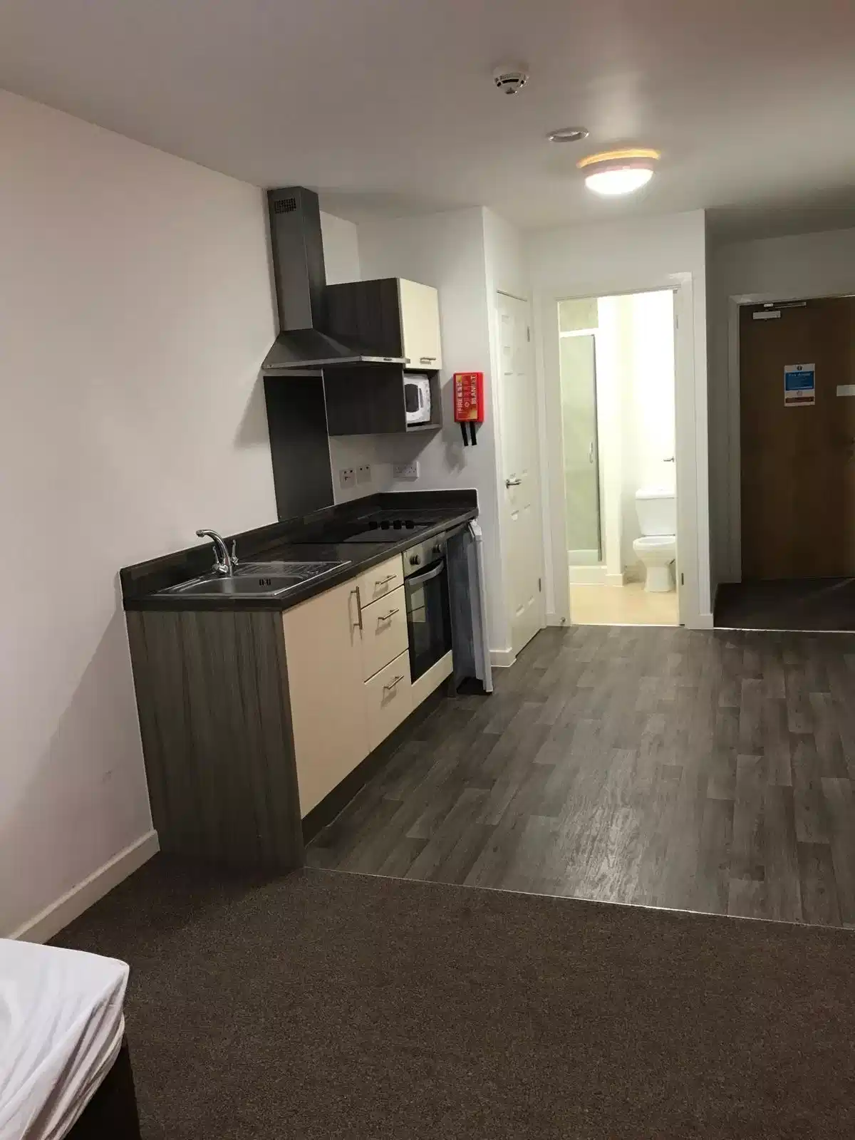 Premium Studio - Single - Kitchen