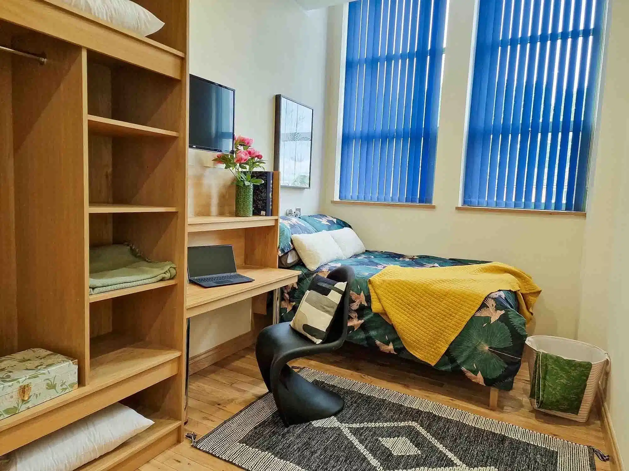 Deluxe Studio - Bedroom