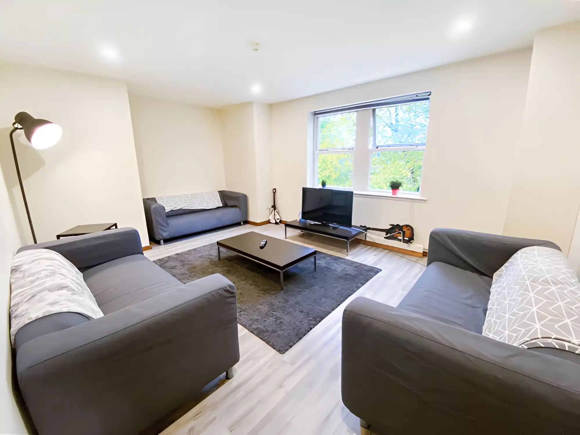  6 Bed Apartment - Common Area