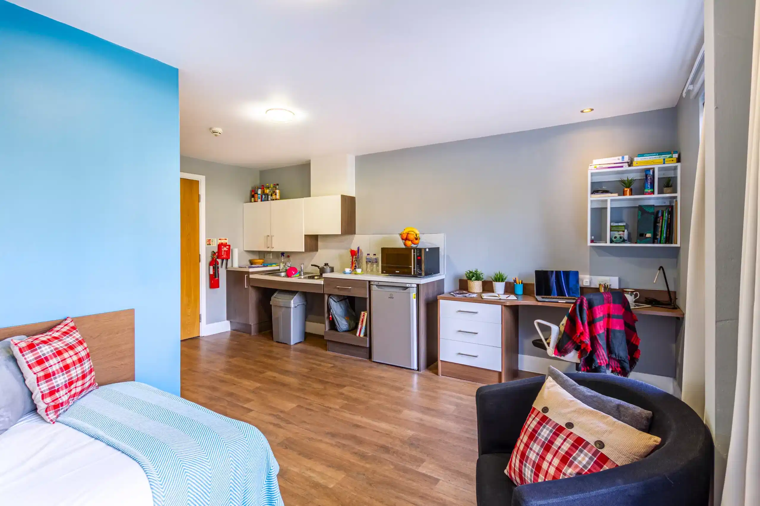Studio with Wet Room - Bedroom