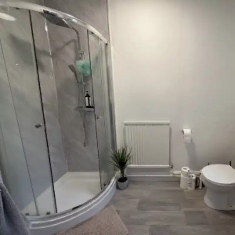 Studio | 10B - Bathroom