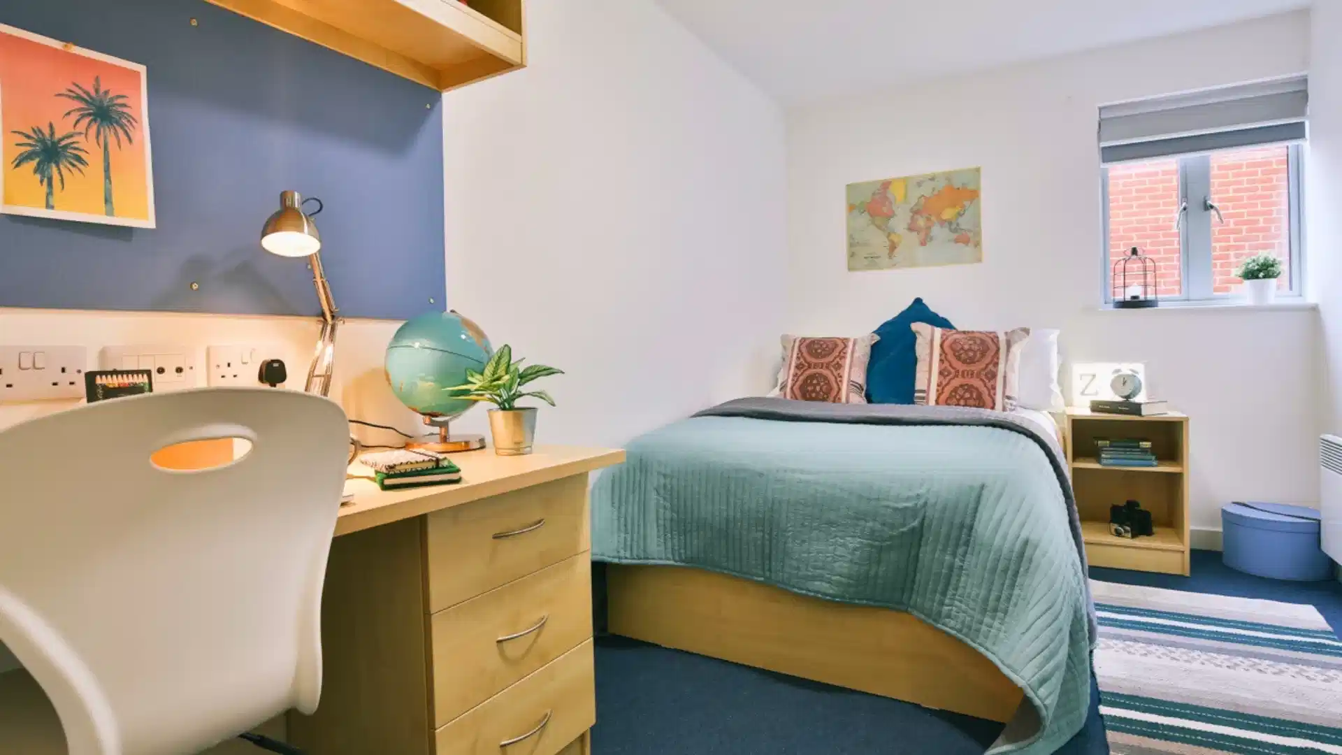 Classic 2 Bed Apartment - Bedroom