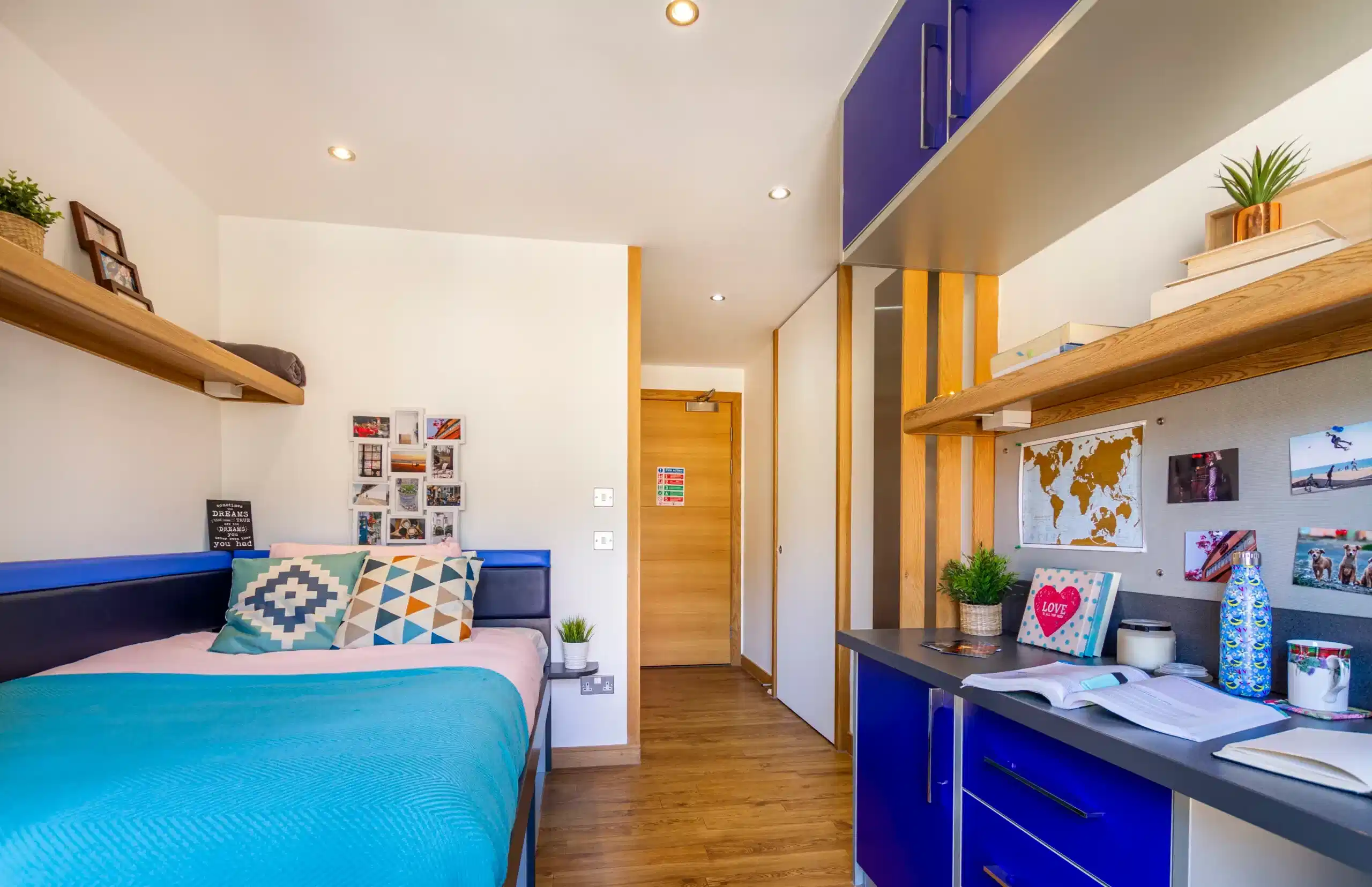 Deluxe Ensuite - Bedroom