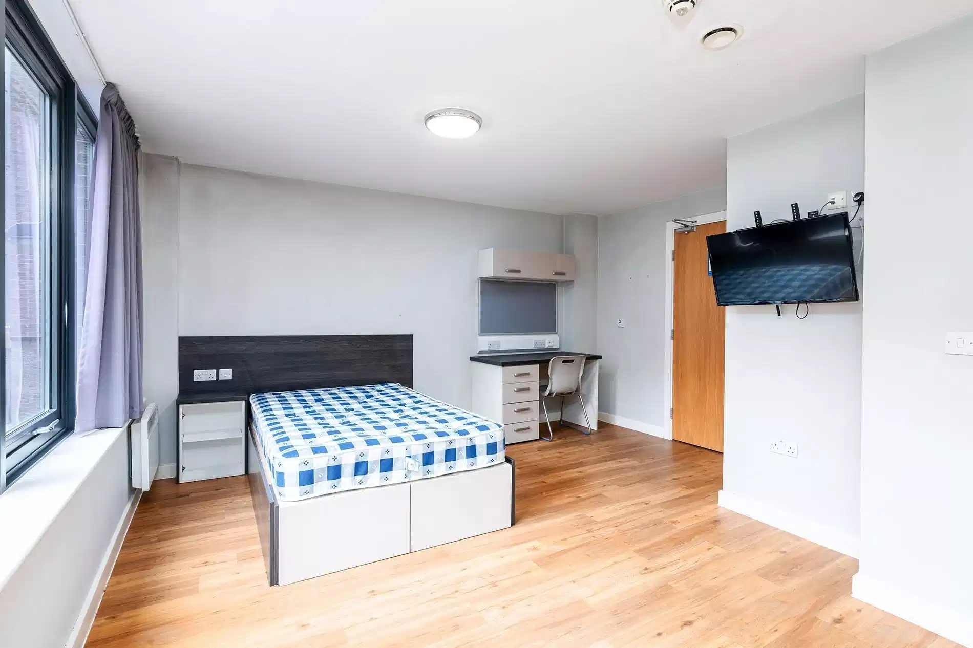 Premium Studio - Double - Bedroom