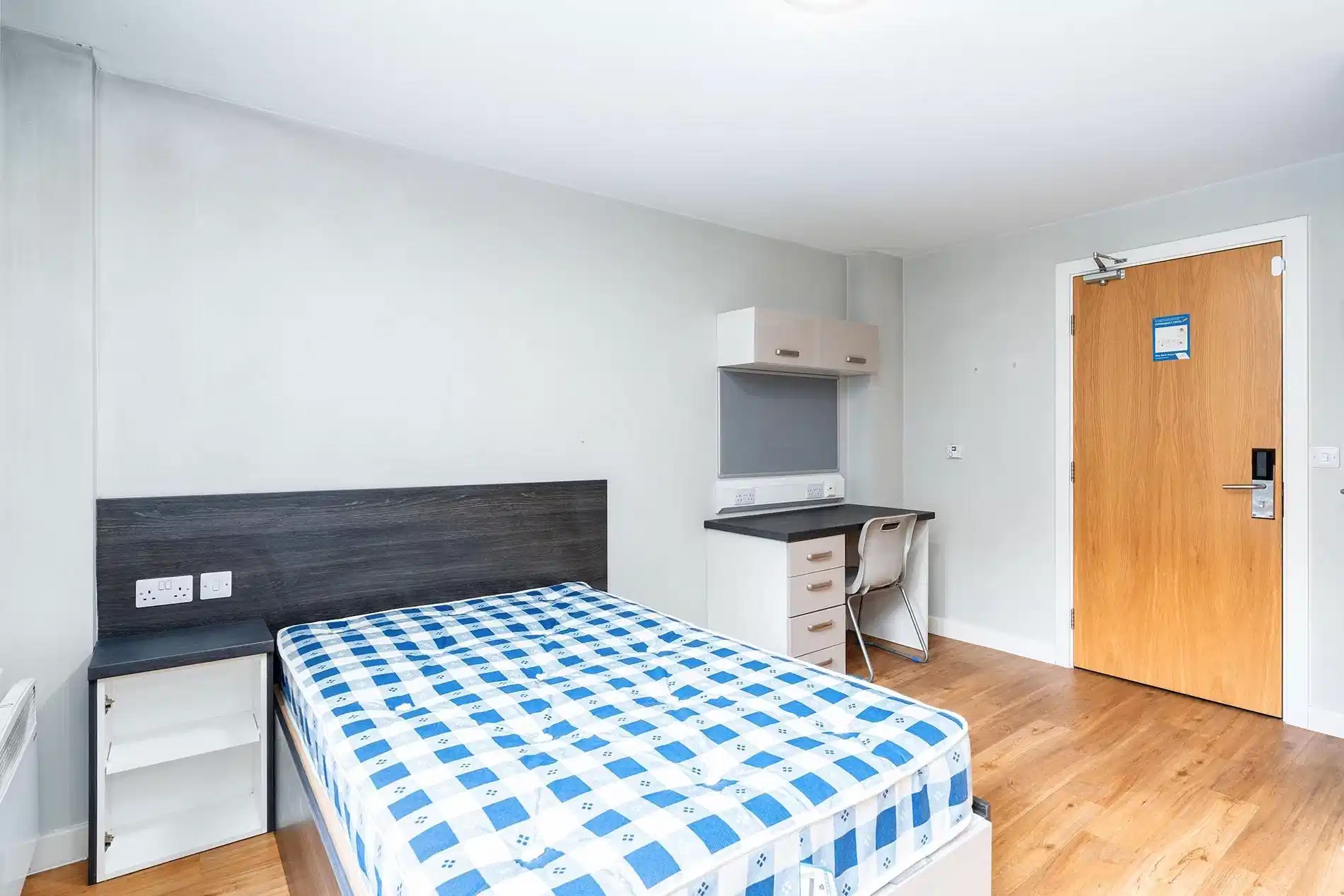 Premium Studio - Double - Bedroom