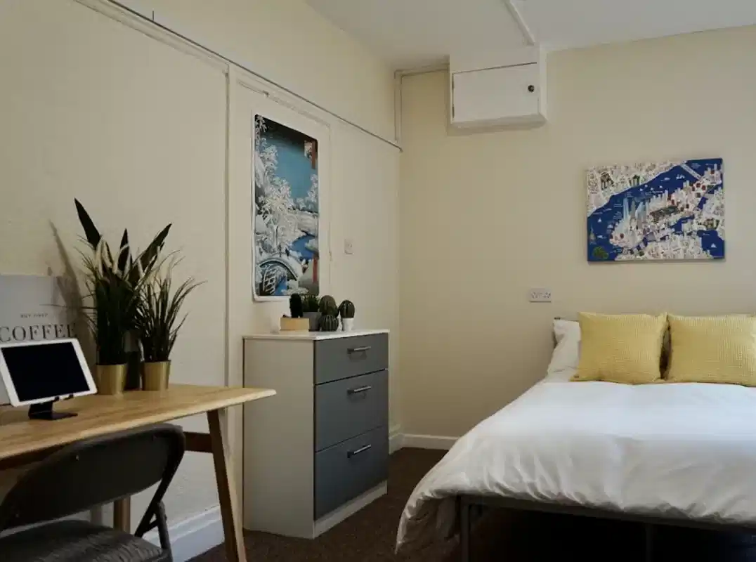 Studio | 8A - Bedroom