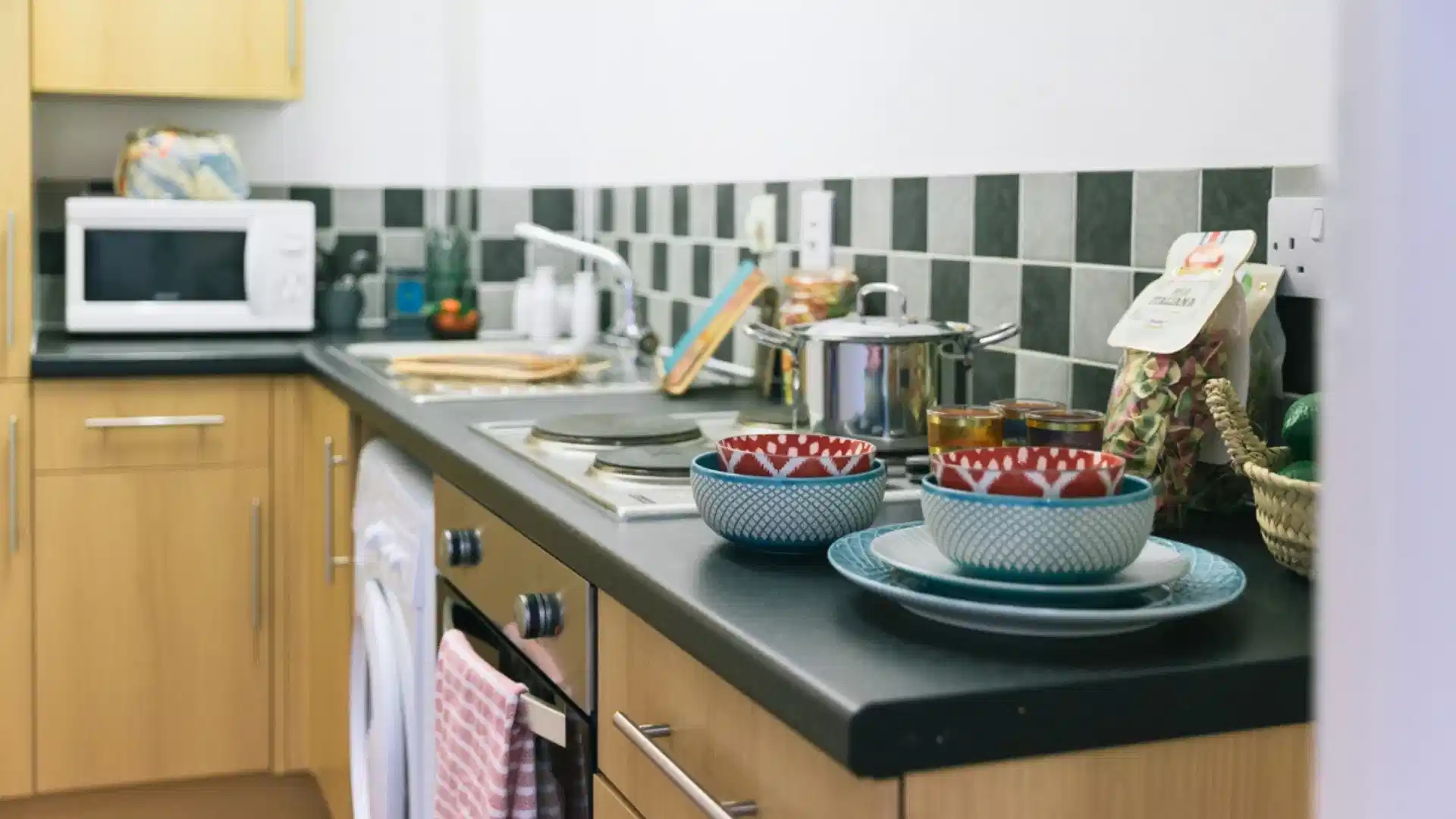 Classic 2 Bed Apartment - Kitchen