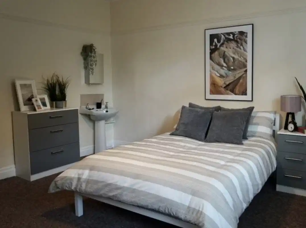 Studio | 8B - Bedroom
