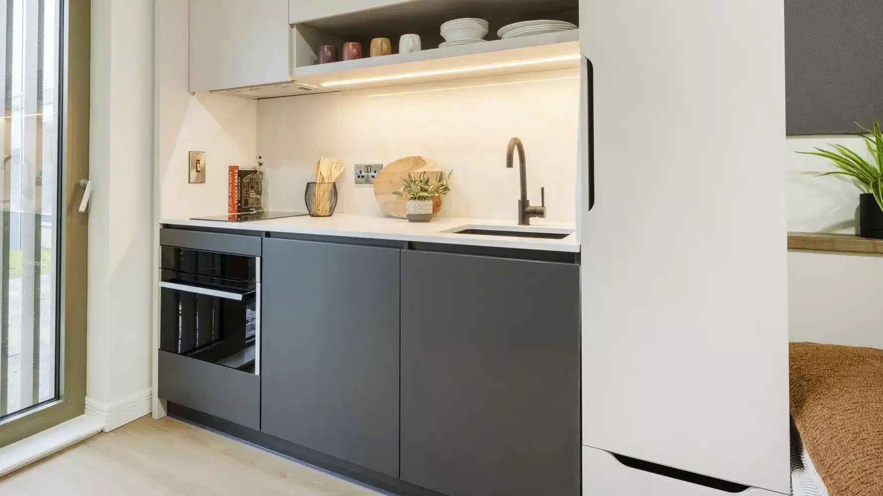 Standard Studio - Kitchen