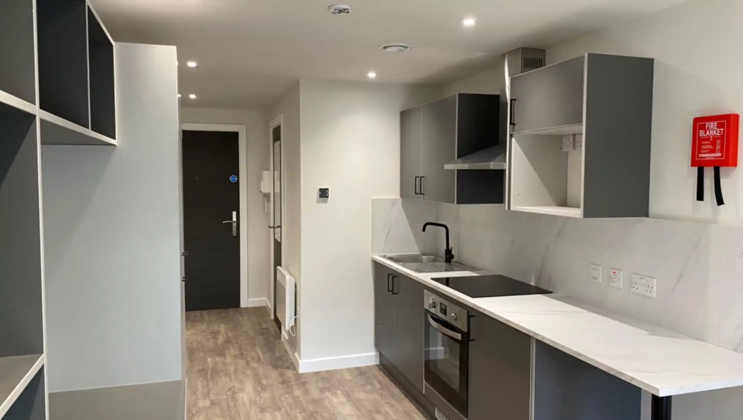 Premier Studio - Kitchen