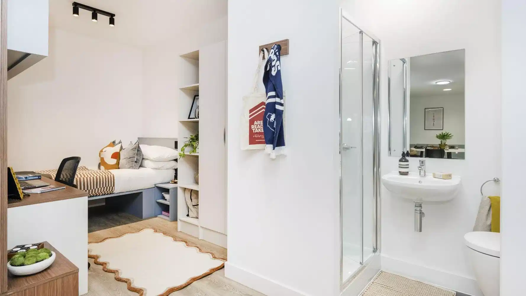 Premium 5 Bed Ensuite - Bathroom