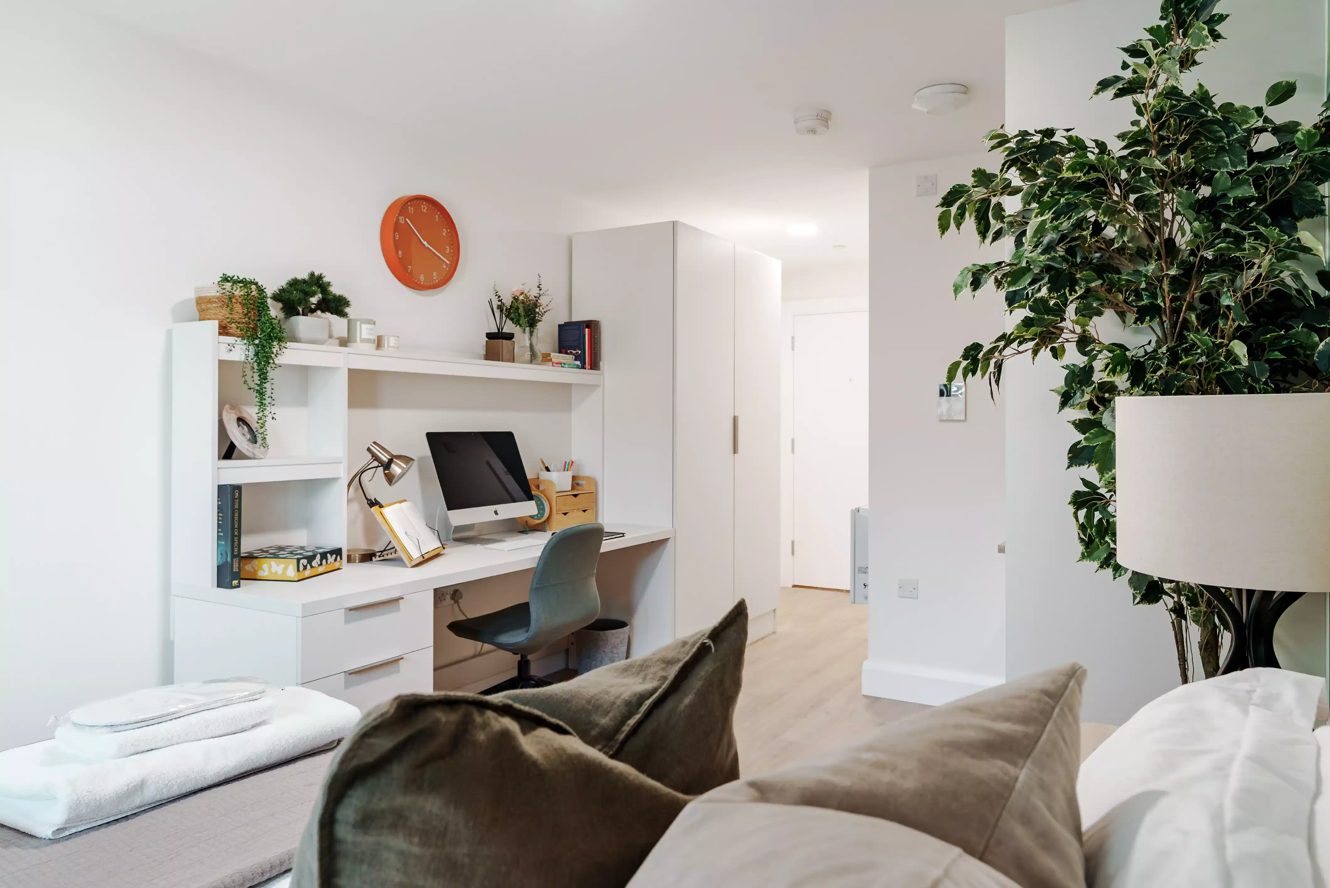 Platinum Studio - Bedroom