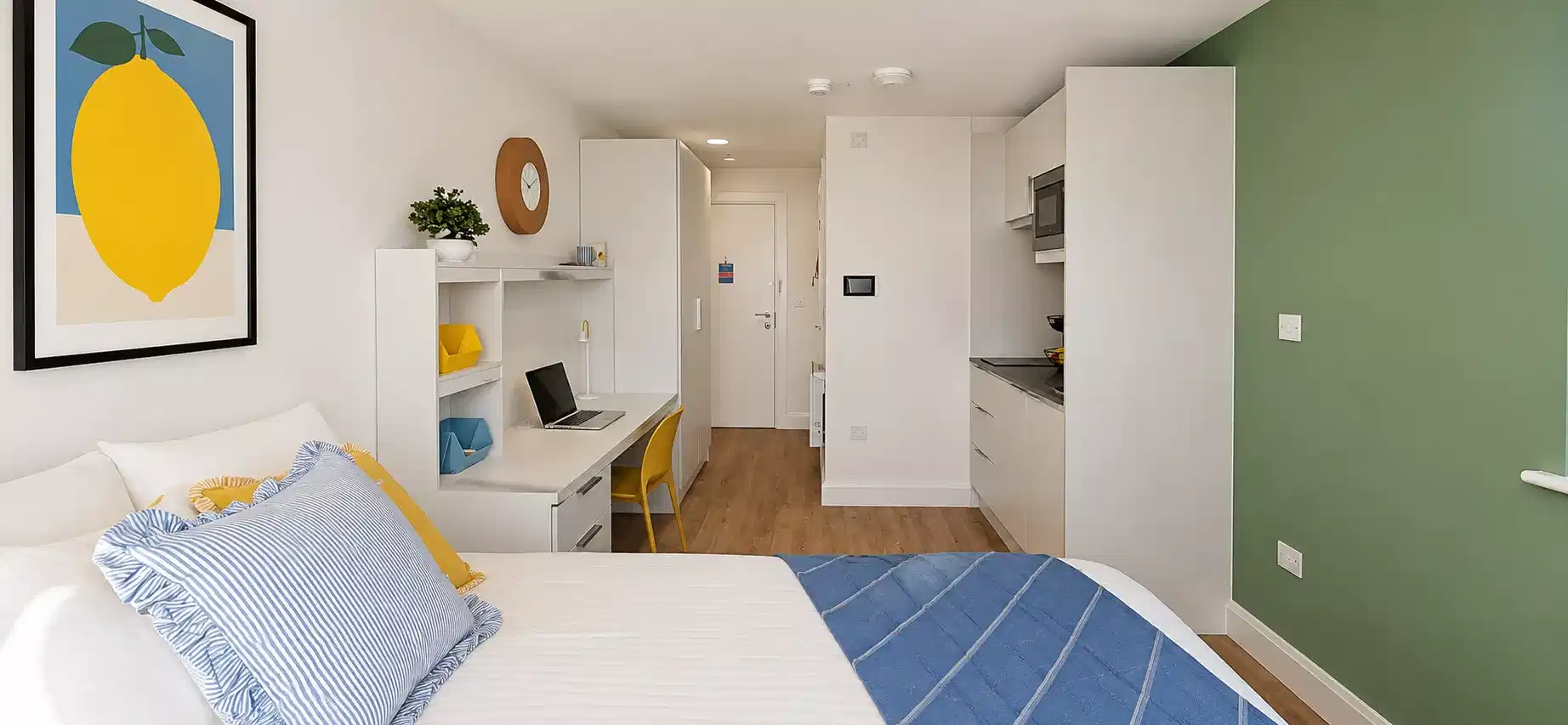Platinum Studio - Bedroom